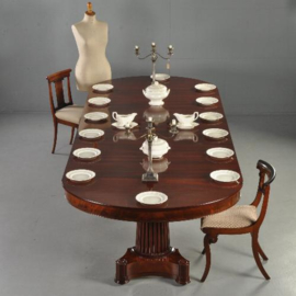 Antieke tafel / Hollandse ovale mahonie coulissentafel ca. 1820 met 5 inlegbladen 3,62m. lang  (No.272152)