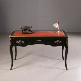 Antieke bureaus / Franse zwart gepolitoerde schrijftafel  met rood leer ingelegd en brons beslag ca. 1935 (No.541749)