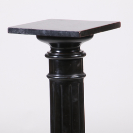 Zwart gepolitoerde zuil met cannelures ca 1875 Hollands (No.322115)