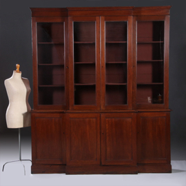 Bijzonder ondiepe grote break front 8-deurs boekenkast in mahonie ca 1890 op plint (No.211775)