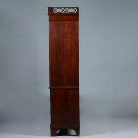 Hollands Neoclassicistisch kabinet met afneembaar hekje in zeer fraaie patina ca 1800 [No.892955)
