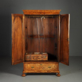 Antieke kast / Wortelnoten garderobe kast of "kapstok met deuren" ca. 1880  (No.421831)