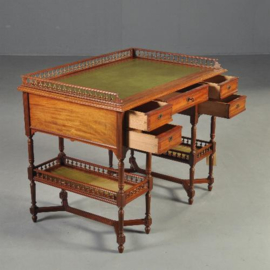 Antieke bureaus / Zeldzaam elegant damesbureau ca. 1885 met 5 laden groen inleg en etagères (No.202722)