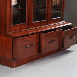 Antieke kast / Zeer hoge Victoriaanse bibliotheekkast ca. 1870 in mahonie met oud glas (No.580251)