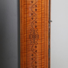 Antieke spiegels / Satijnhouten Franse spiegellijst met diepe lijst fraai ingelegd met bloemmotieven 91 X 104 cm (No.652651)