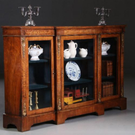 Antieke kasten / Notenhouten Credenza ca. 1875 met inlegwerk en  brons (No.782317)