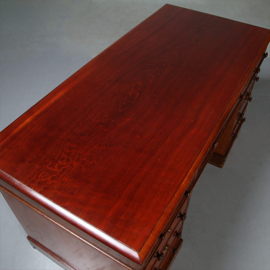 Engels mahoniehouten Victoriaans bureau ca 1870 met 8 laden in oude kleur (No.461530)