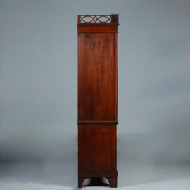 Hollands Neoclassicistisch kabinet met afneembaar hekje in zeer fraaie patina ca 1800 [No.892955)