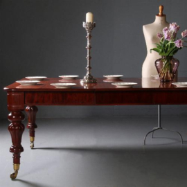 Smetteloze Lange tafel wind out table met slinger ca. 1850  tot 14 personen (No.831031)