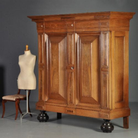 Antieke kast / Hollandse teedeurskast ca. 1690 in noten met eiken en palissander (No.241661)