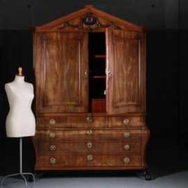 Antieke kast / Hollands, Louis Seize kabinet ca. 1780 in blond mahonie met 13 laden (No.570332)