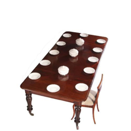 Antieke tafel / Engelse pull out eetkamertafel ca. 1860 in mahonie met fraai gedetailleerde poten tot 12 personen (No.651518)