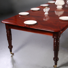 Engelse Victoriaanse pull out table gespiegeld mahonie ca 1870 met 4 inlegbladen (No.971745)