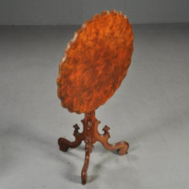 Antieke bijzettafels / Wijntafeltje / Tilttoptable ovaal in wortelnoten ca. 1875 (No.353151)