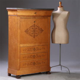 Secretaire abattant of klep secretaire met geheime vakjes, esdoorn met amarant ca 1835 (No.931140)