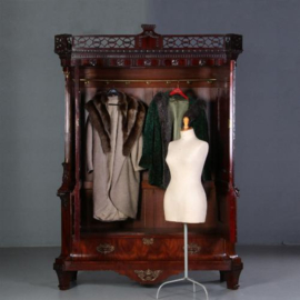 Antieke kast / Hollands Louis Seize / neoclassicistisch   garderobe kabinet met roede en haken ca. 1790 (No.680121)