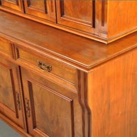Antieke kast / Notnehouten buffet ca. 1890 jugendstil detials  en brons beslag  (No.871361)
