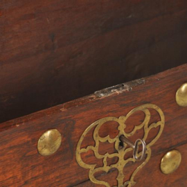 Antiek varia / Scheepskist ca. 1800 zogenaamde "VOC"-kist met brons beslag. (No.502859)