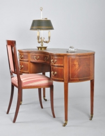 Antieke bureaus / Niervormig damesbureau mét stoel fantastisch van kwaliteit ca. 1900 (No.86608)