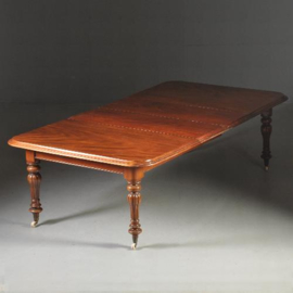 Antieke tafel / Victoriaanse coulissentafel ca. 1870 met 2 inlegbladen in mooie oude kleur (No.301722)
