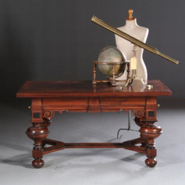 Antieke tafel / Robuuste Palissander bolpoottafel / werktafel neorenaissance ca. 1840 (No.630944)