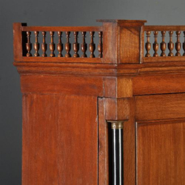 Antieke kast / Hollands Empire of "Hekjeskabinet" ca. 1810  met zwarte zuilen en het oorspronkelijk beslag  (No.301716)