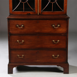 Boekenkast met bureau of buro bookcase ca 1825 met timpaan donker mahonie (No.211760)