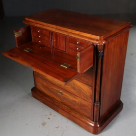Antieke  kast / Biedermeier commode met schrijflade ca. 1840 in bloemmahonie met zuilen (No.552845)