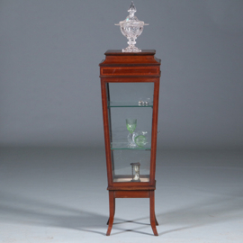 Elegante mahoniehouten Vitrinezuil met afsluitbaar deurtje  en inlegwerk (No.440530)#