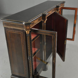 Antieke kast / Victoriaanse credenza ca. 1875 noten met ebbenhout, vrijstaande zuilen en 2 vitrines (No.390658)