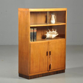 Antieke kast / Art Deco boekenkast ca. 1925 met vier glazen schuifdeurtjes op palissander plint (No.451944)