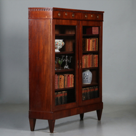 Louis Seize 2-deurs boekenkast Hollands ca 1790 met gaas en verstelbare planken (No.461510)