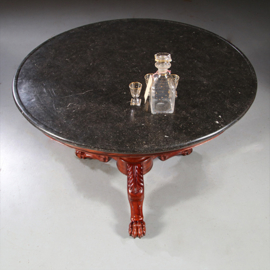 Antieke tafels / Center table / bijzettafel met "licht zwart" marmer blad ca 1825 in mahonie (No.880250)