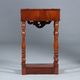 Kleine lezenaar mahonie Willem III met klep en gedraaide pootjes ca 1860 (No.431505)