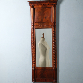 Biedermeier spiegel ca 1835 met onder en boven een bloemmahonie paneel getorste zuilen langszij (No.985587) - Hoogte 1,70 m