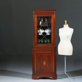 Smalle Regency hoekkast met afneembaar kroontje ca 1815 mahonie met inlegwerk (No.283015)