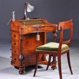 Antieke bureaus / Half ronde Davenport secretaire ca. 1860 in wortelnoten (No.892351)