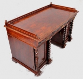 antieke bureaus / Noten met wortelnoten bureau met getorste stijlen ca. 1880 (No.78327)