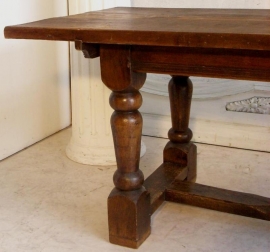 Antieke tafel / Met stoere doorleefde uitstraling (No.8479)