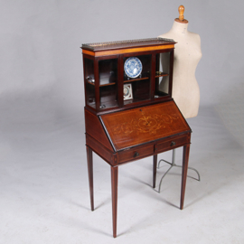 Damessecretaire met vitrine en rijk ingelegde schrijfklep (No.331505)
