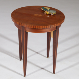 Antieke bijzettafels / Ronde satijnhouten bijzettafel ca 1910 in Louis Seize stijl (No.901230)