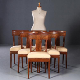 Antieke stoelen  / Stel van 6 vroeg Biedermeier eetkamerstoelen ca. 1820 Prijs incl herstofferen maar wens (No.780142)