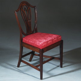 Zeer comfortabel stel van 8 Regency eetkamerstoelen net nieuw gestoffeerd (No.272000)