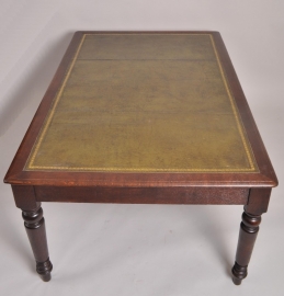 Antieke bureaus / grote schrijftafel met groen leer 1,83 X 1,23 (No.78318)