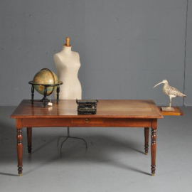 Antieke tafel / Kersenhouten werktafel / schrijftafel met lade en uittrekblaadje 20e eeuw  (No.460249)