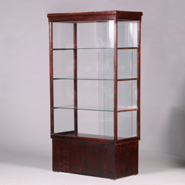 Vrijstaande Art Deco  juweliersvitrine met verlichting en plintlade ca 1910 (No.500505)