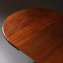 Antieke tafels / Massief mahonie pull out table 2,43 m lang incl. de twee bladen (No.892945)