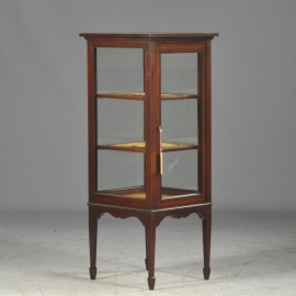 Antieke kast / Kleine vierkante vrijstaande vitriniekast / display cabinet ca. 1900  met bandintarsia (No.631056)