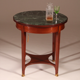 Antieke bijzettafels / Empire stijl salontafel ca 1900 in mahonie met brons en groen marmer (No.892970)