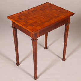 Hollands volkskunst bijzettafel met essenhout geparketteerd blad  ca 1860 (No.450390)